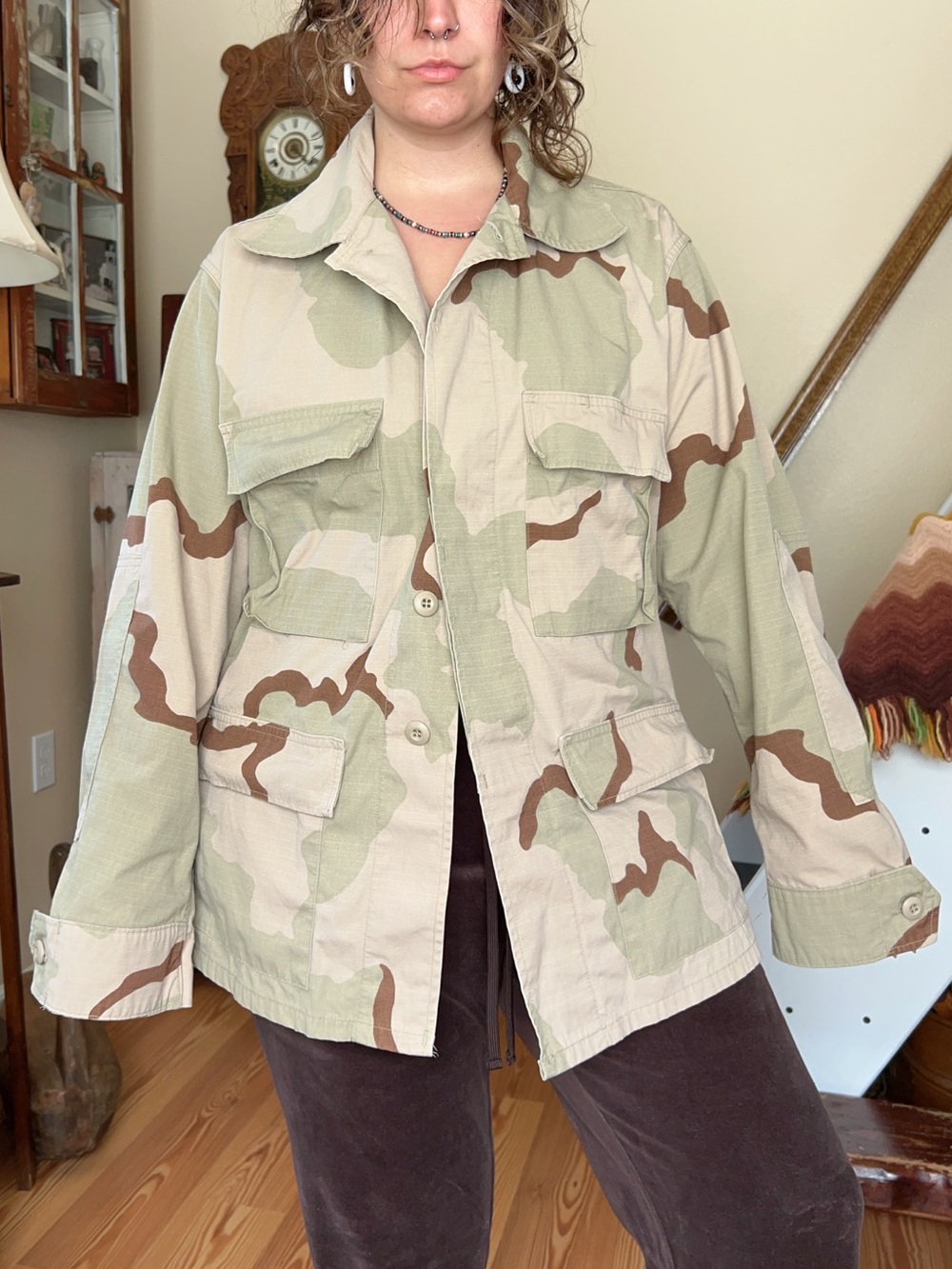Vintage 90s US Army Desert Camouflage Military Combat Coat ButtonUp Field Jacket